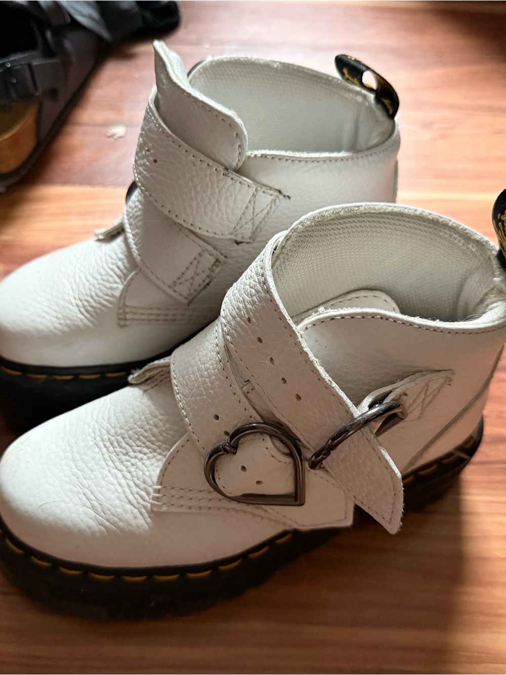 Dr. martens White Heart-Accent Leather Boots